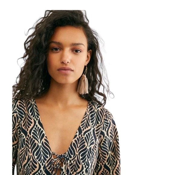 Free People - NWT Gia Shift Mini Black
Combo Dress Cotton Bell Sleeve Sz XS - Picture 10 of 10